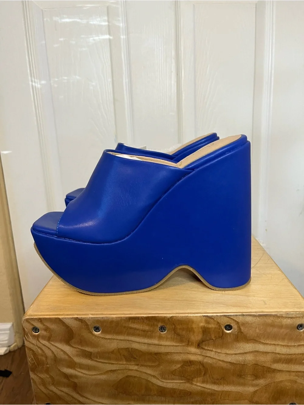 Chase + Chloe Astra Electric Blue Platform Open Toe Wedge Mules NWB